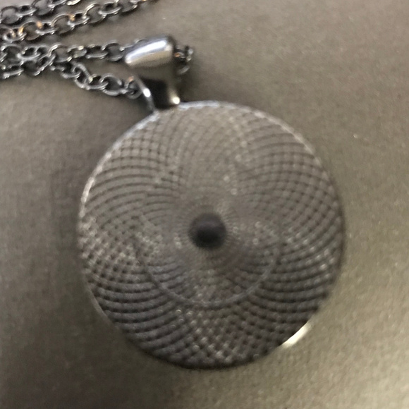 Mary Poppins Silhouette Black Bezel Necklace - Picture 4 of 5